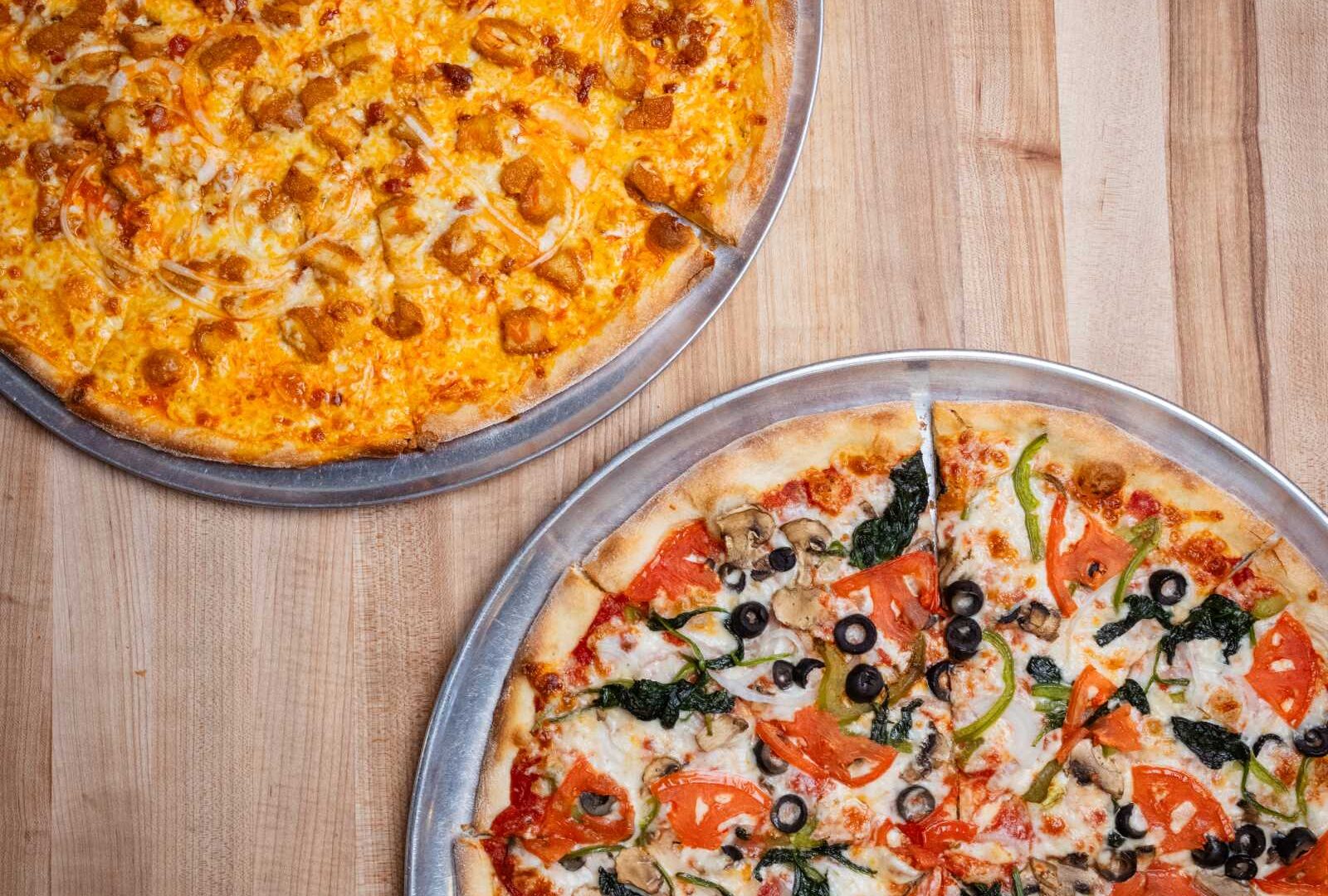 dine in pizza near me
